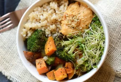 Рис с брокколи, бататом и ростками фасоли