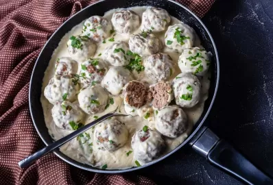 Говяжьи митболы в сливочном соусе