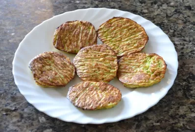 Капустные оладьи в духовке