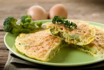 Зелёный омлет с брокколи