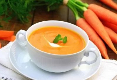 Морковный суп-пюре с курицей и кокосовым молоком