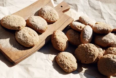 Мягкие ванильные печеньки с черносливом