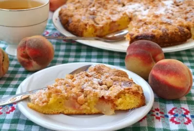 Овсяный пирог с персиками
