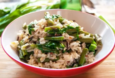 Тёплый салат с рисом