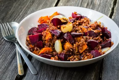 Печеные овощи с красным рисом