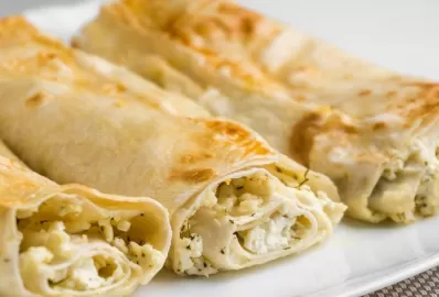 Рулет из лаваша с творогом и изюмом