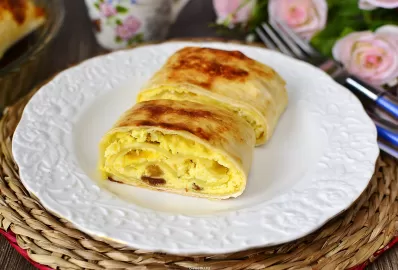 Рулет из лаваша с бананом и творогом