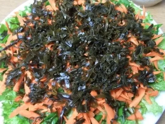 Стол №5. Лёгкий слоёный салат с морской капустой - рецепт приготовления