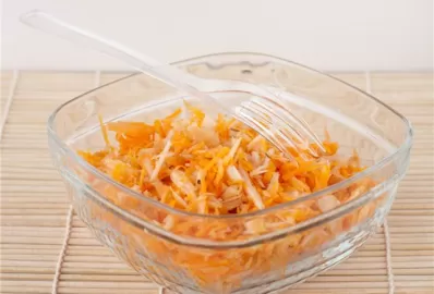 Медовый салат с тыквой и яблоками