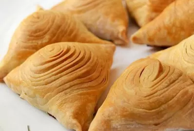 Самса с начинкой из тыквы и риса