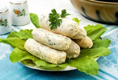 Домашние куриные сардельки