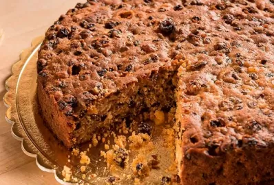 Овсяно-творожный пирог с сухофруктами