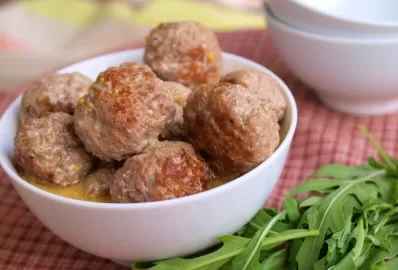 Тефтели из говядины с кабачком и зеленью