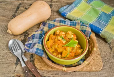 Апельсиновый кролик с тыквой в духовке