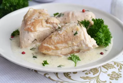 Куриная грудка, запеченная в молоке