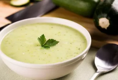 Нежный суп из кабачков и пекинской капусты