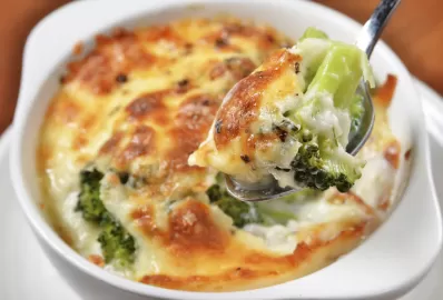 Сливочная запеканка с брокколи и фаршем