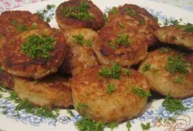 Рыбно-картофельные котлеты в духовке