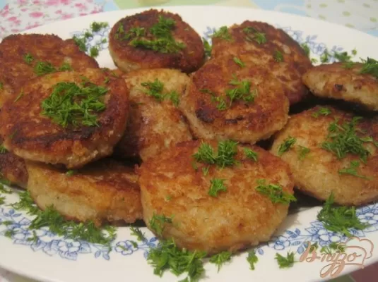 Картофельные котлеты с грибами и луком