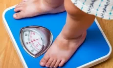 Учёные: Если в три года у ребёнка есть лишний вес, к восьми у него разовьётся болезнь печени