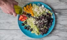 Средиземноморская диета снижает риск смерти. Даже если перейти на неё после 65