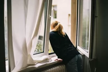Учёные: Открытое на ночь окно поможет предотвратить ожирение и диабет